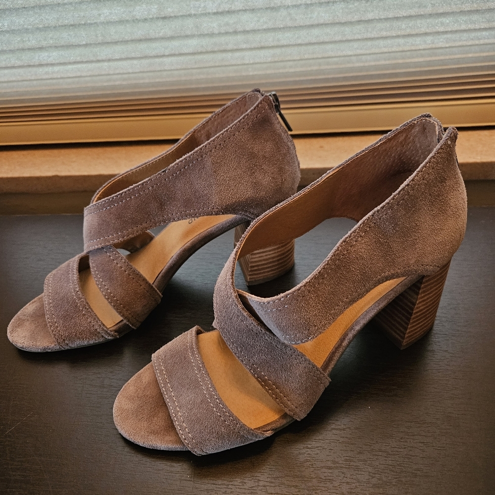 EUC Lucky Brand Strappy Block Heels - Size 9-1/2